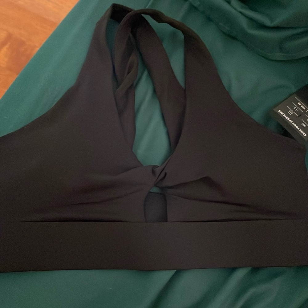 Fabletics sports bra, NWT L